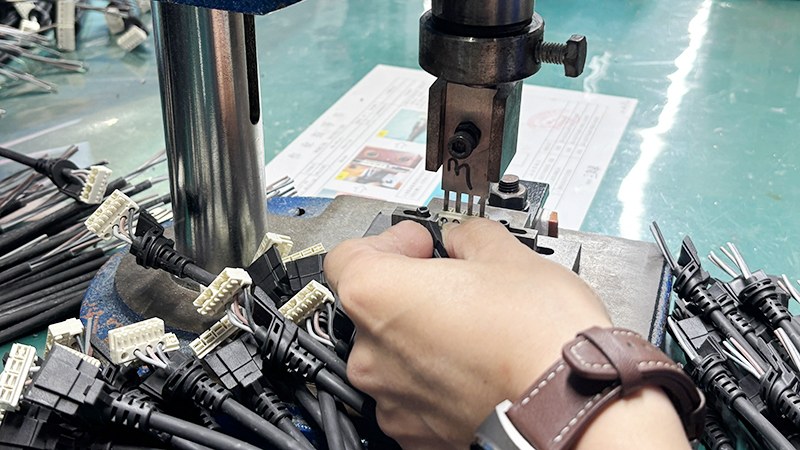 刺破式壓接工藝